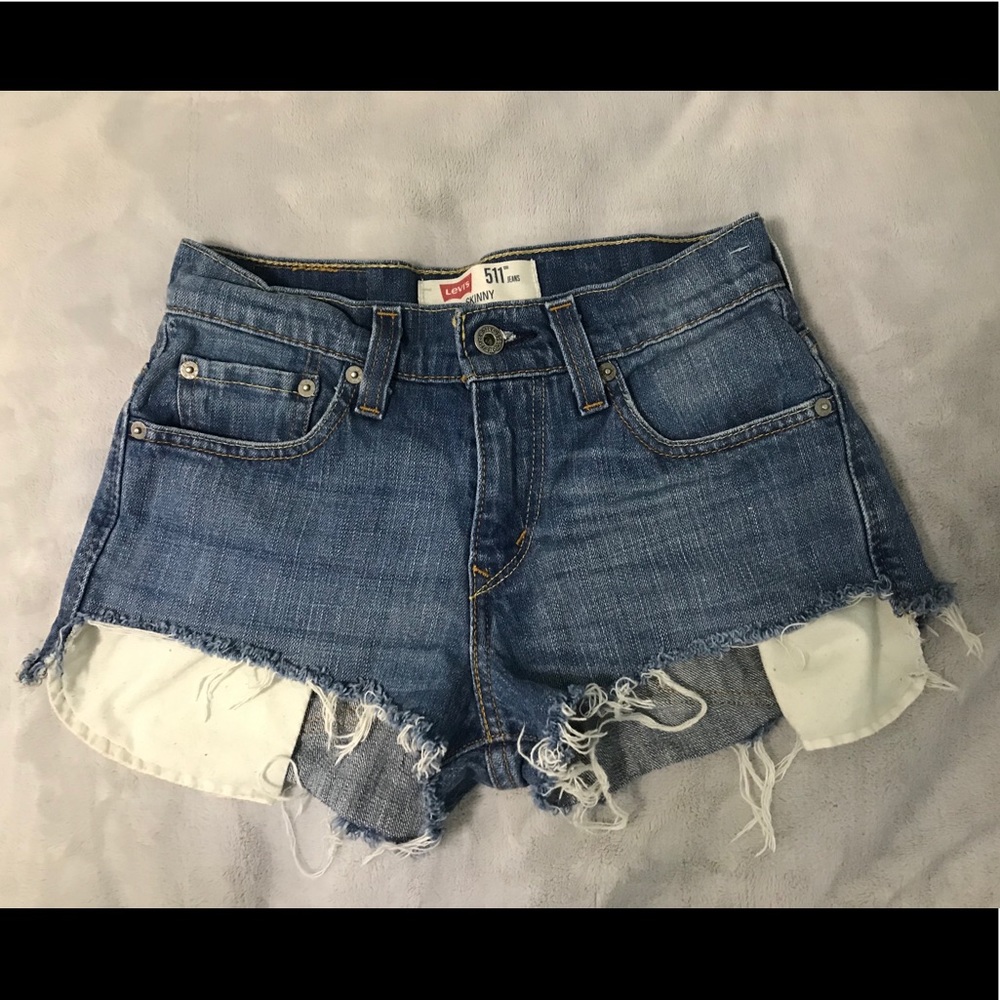 Levi shorts - Picture 2 of 3